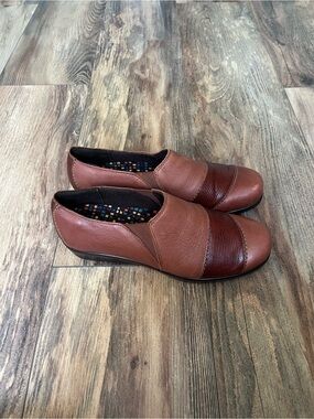 SAS Nora Loafers Clogs Shoes Womens Size 7.5M Brown Leather Comfort Slip On
